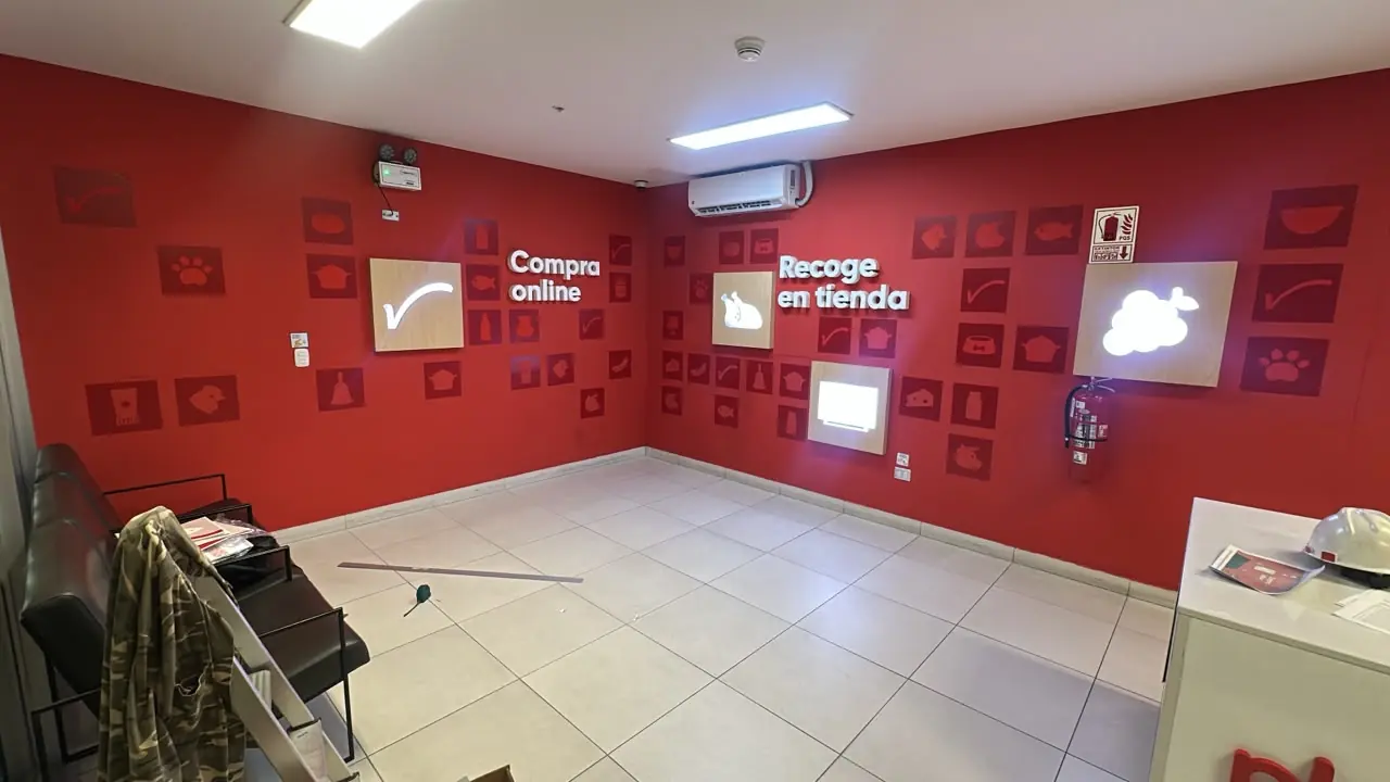 Señalética e Imagen Corporativa - Plaza Vea