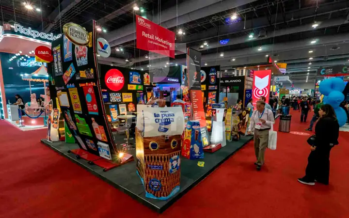 Diseño e implementación de stand para feria comercial