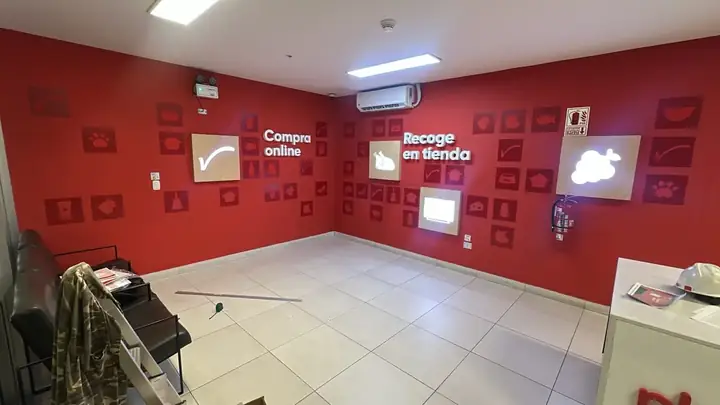 Señalética e Imagen Corporativa - Plaza Vea